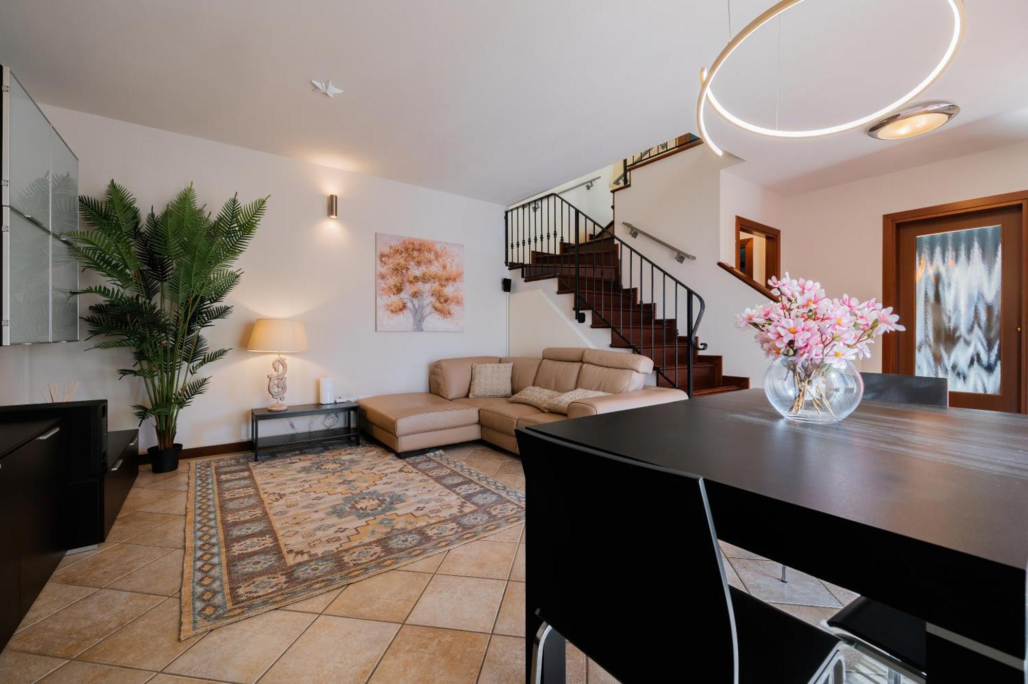 Casa Di Iaio - 90 M2 Apt With Free Wi-Fi, Netflix, Home Cinema & Parking Γκορίτσια Εξωτερικό φωτογραφία